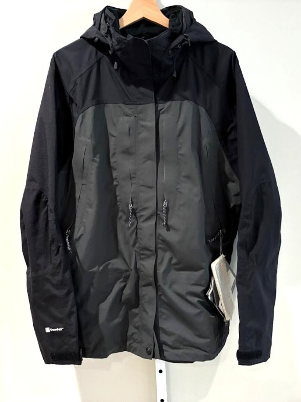 NWT Mountain Hardwear Conduit Waterproof Hooded Ski Shell Jacket Black Gray 12